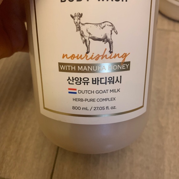 SHOWERMATE MANUKA HONEY BODY WASH GOAT MILK - Picture 2 of 4